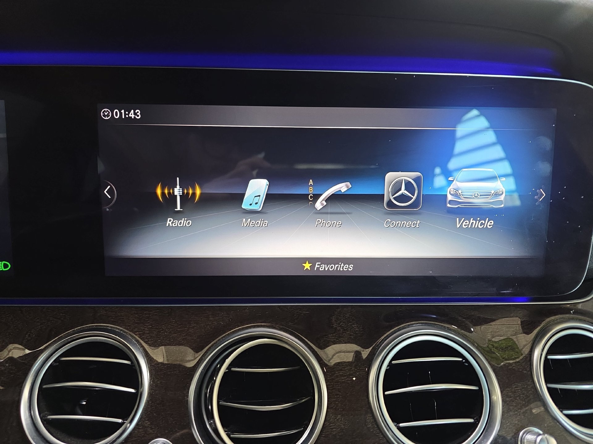 Certified 2020 Mercedes-Benz E 350 4MATIC Sedan image 21