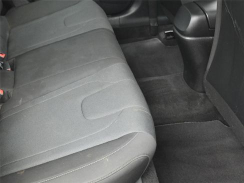 Used 2022 Hyundai Elantra SE image 8