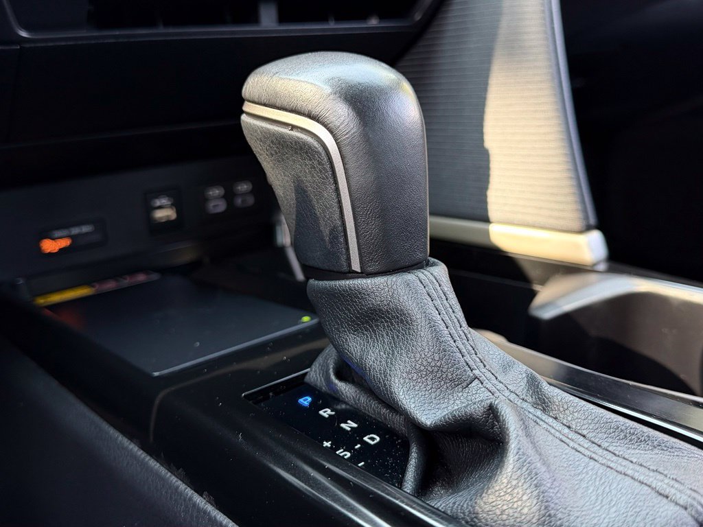 Used 2025 Toyota Camry SE FWD image 19