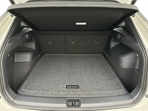 Certified 2026 Volkswagen Tiguan SE R-Line AWD/4WD image 23