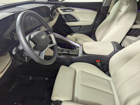 Used 2025 Audi Q5 Premium Plus w/ Premium Plus image 30