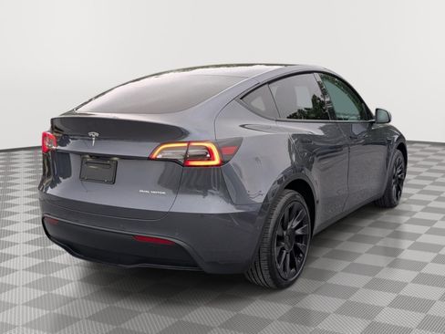 Used 2022 Tesla Model Y Long Range AWD/4WD image 5