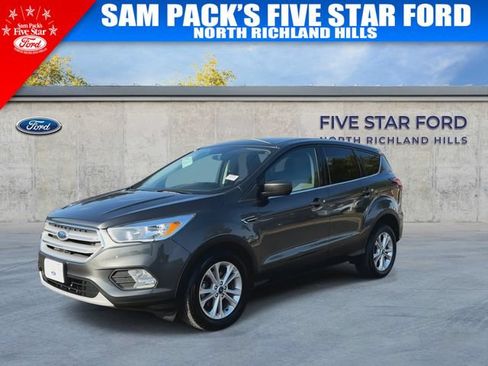 Used 2019 Ford Escape SE FWD image 4