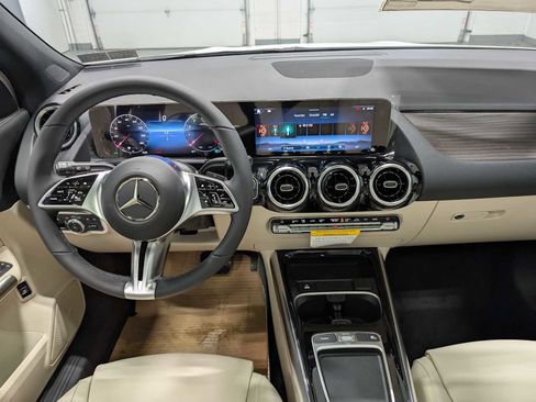 New 2026 Mercedes-Benz GLA 250 4MATIC image 16