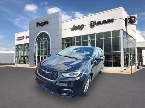 New 2026 Chrysler Pacifica Select FWD image 4