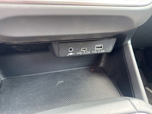 Used 2025 Subaru Crosstrek 2.0i Premium image 29