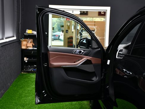 Used 2021 BMW X5 M50i w/ Premium Package image 18