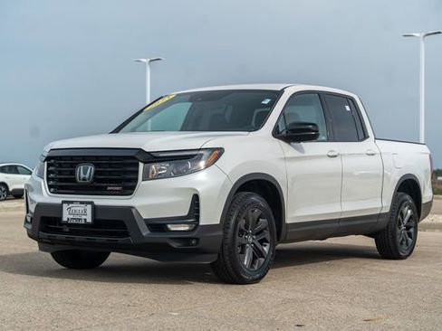 Used 2023 Honda Ridgeline Sport image 3