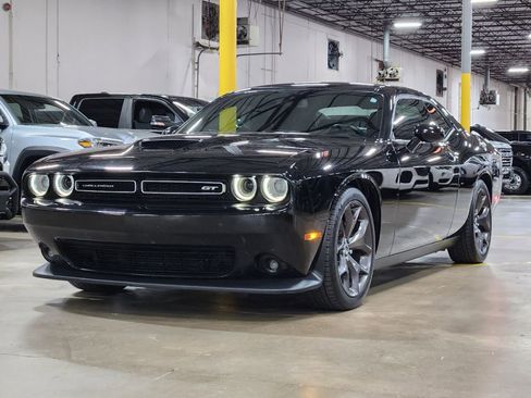 Used 2019 Dodge Challenger GT w/ Driver Convenience Group image 4