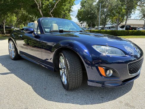 Used 2012 MAZDA MX-5 Miata Grand Touring w/ Appearance Pkg RWD image 6