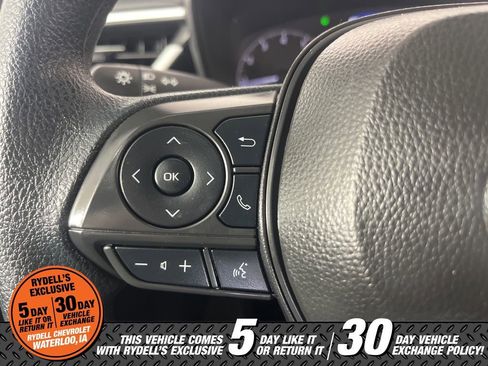 Used 2025 Toyota Corolla LE image 30