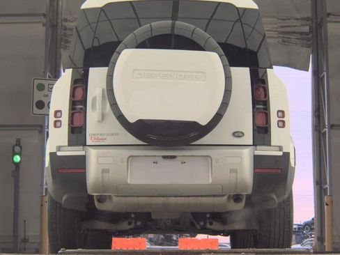 Used 2023 Land Rover Defender 130 S image 7