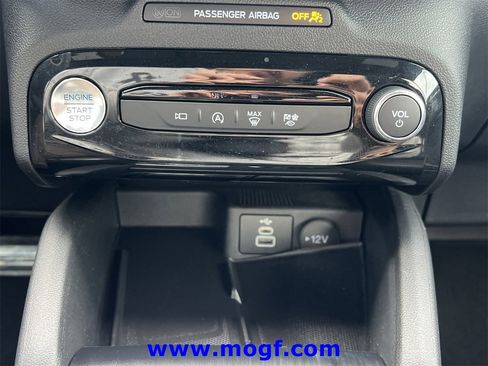 Certified 2024 Ford Escape ST-Line Select w/ Tech Pack #2 image 9