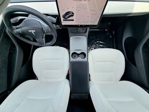 Used 2023 Tesla Model Y Long Range image 28