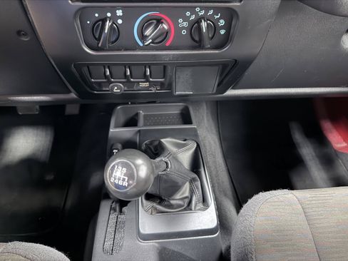 Used 2005 Jeep Wrangler Unlimited AWD/4WD image 40