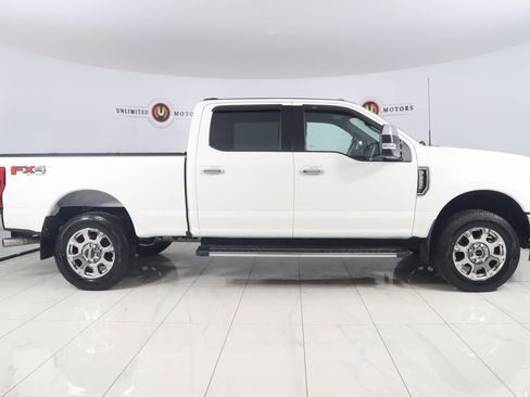 Used 2022 Ford F250 Lariat w/ Chrome Package image 2