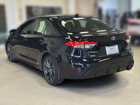 Used 2023 Toyota Corolla SE image 6