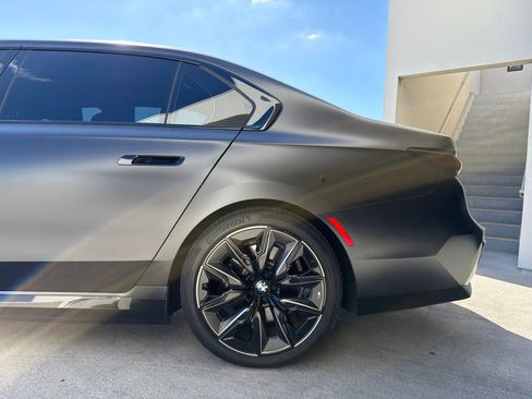 Certified 2024 BMW i7 eDrive50 w/ M Sport Package RWD image 5