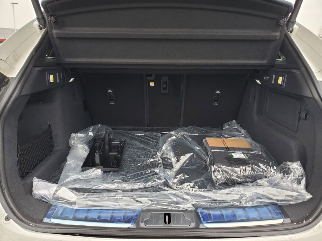 New 2025 Jaguar F-PACE R-Dynamic S AWD/4WD image 3