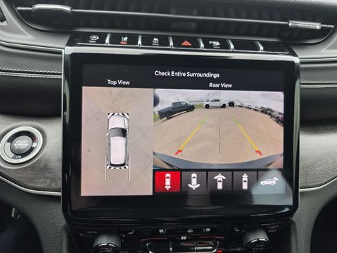 Used 2023 Jeep Grand Cherokee L Limited w/ Luxury Tech Group II image 5