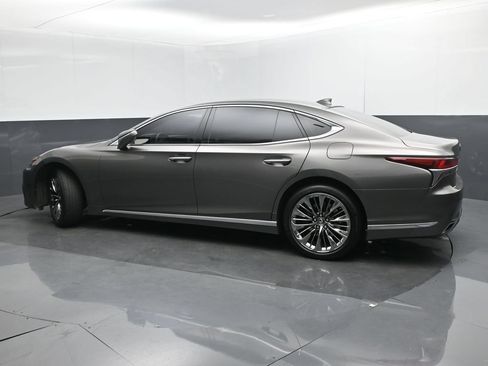 Used 2018 Lexus LS 500 w/ Interior Upgrade Package RWD image 30