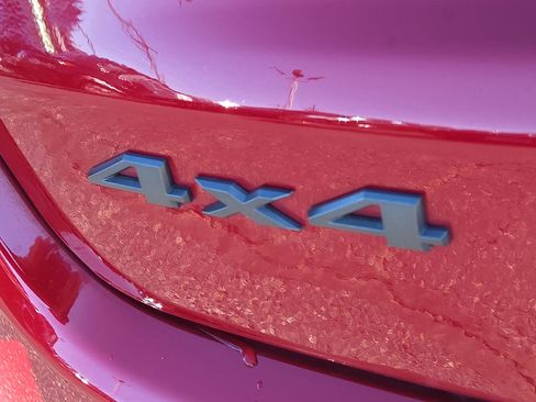 Used 2025 Jeep Compass Trailhawk image 8