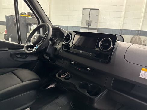 New 2026 Mercedes-Benz Sprinter 2500 image 9