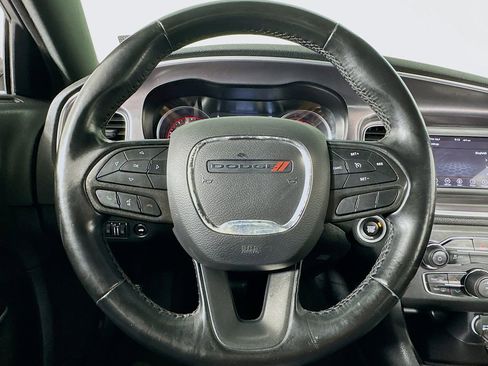 Used 2020 Dodge Charger SXT RWD image 32