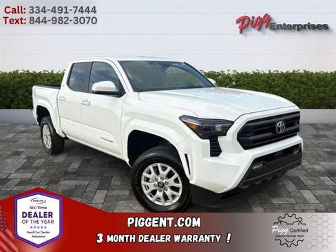 Used 2025 Toyota Tacoma SR5 image 1