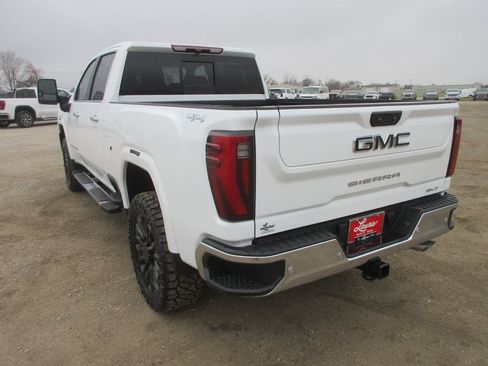 New 2026 GMC Sierra 2500 SLT w/ SLT Premium Package image 11