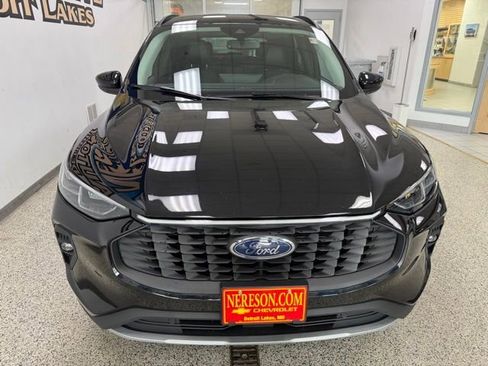 Used 2025 Ford Escape Platinum AWD/4WD image 3