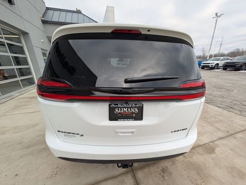 New 2026 Chrysler Pacifica Limited w/ S Appearance Package image 11