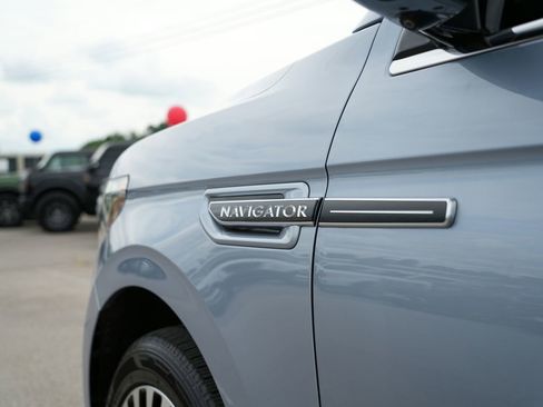 Used 2019 Lincoln Navigator Black Label w/ Cargo Package AWD/4WD image 7