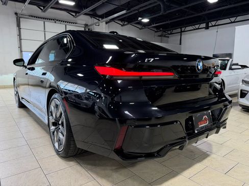Used 2024 BMW i7 xDrive60 AWD/4WD image 6