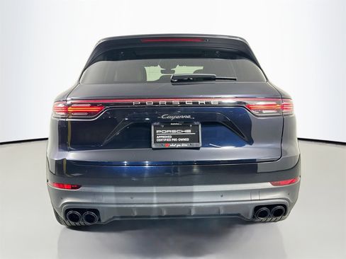 Certified 2023 Porsche Cayenne Platinum Edition image 6
