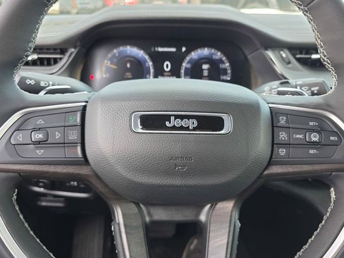 New 2026 Jeep Grand Cherokee L Limited w/ Limited Altitude Package AWD/4WD image 19