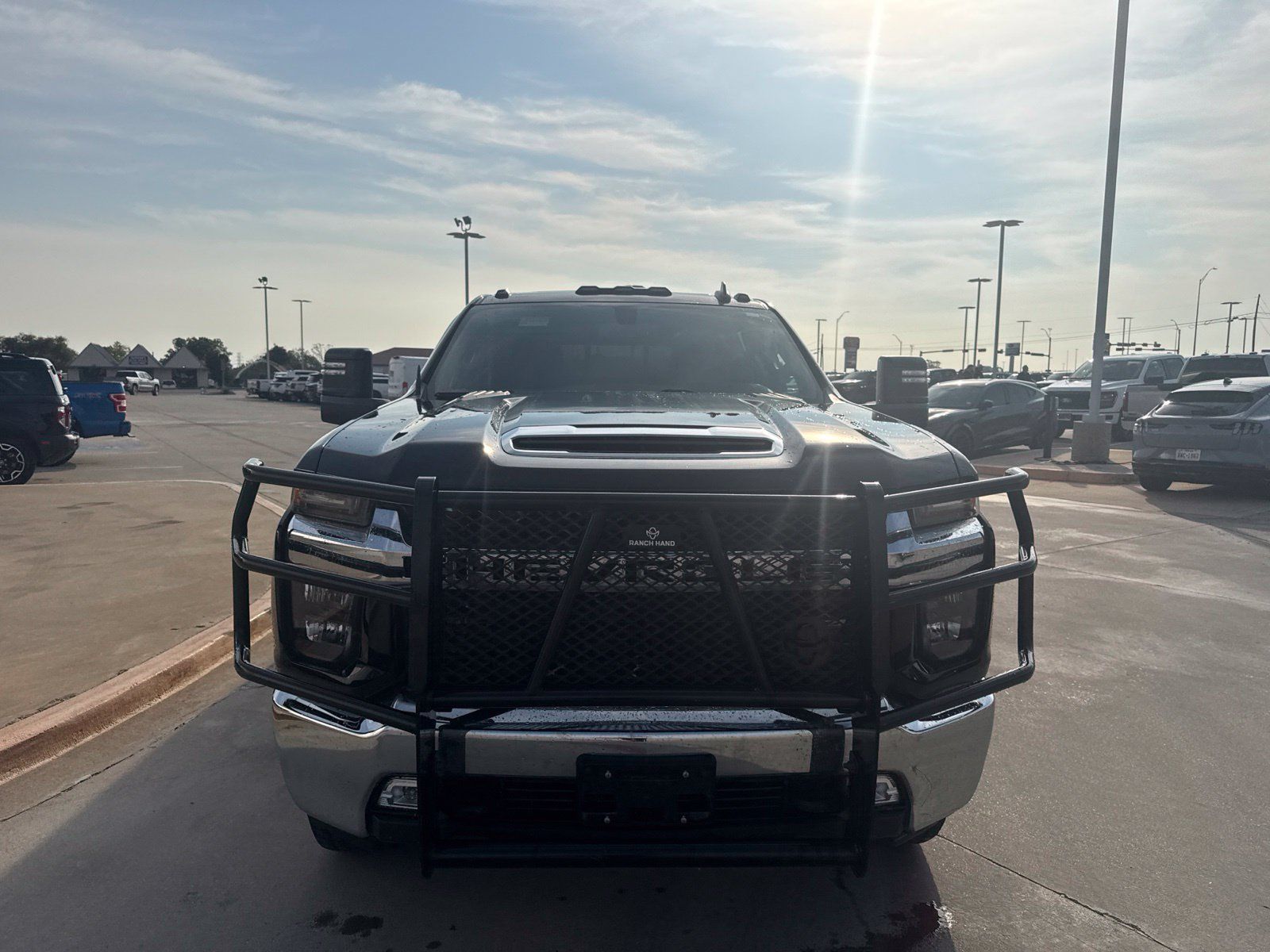Used 2023 Chevrolet Silverado 2500 LT w/ Convenience Package AWD/4WD image 2