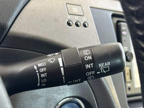 Used 2015 Toyota Prius Five FWD image 33