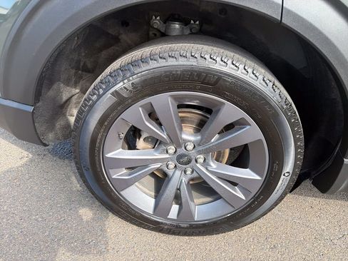 Used 2024 Ford Explorer XLT w/ Equipment Group 202A AWD/4WD image 33