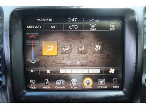 Used 2015 Jeep Cherokee Latitude w/ Cold Weather Group AWD/4WD image 14