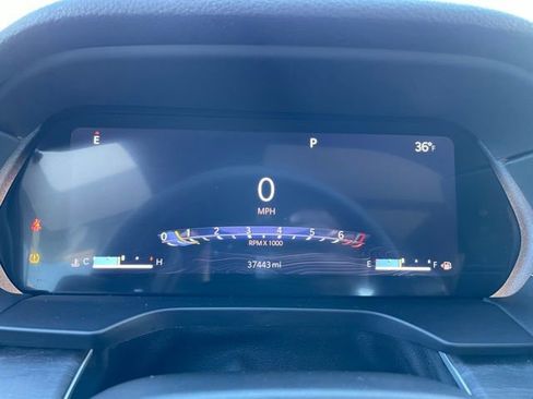 Used 2023 Jeep Grand Cherokee Limited w/ Luxury Tech Group II image 18