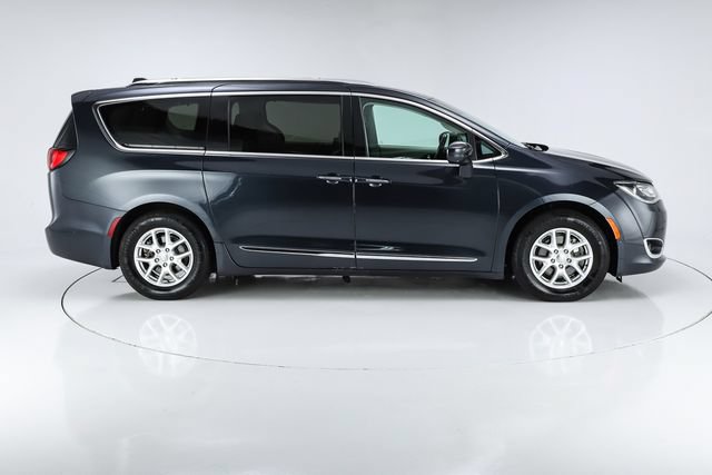 Used 2020 Chrysler Pacifica Touring-L w/ Advanced Safetytec Group FWD image 13