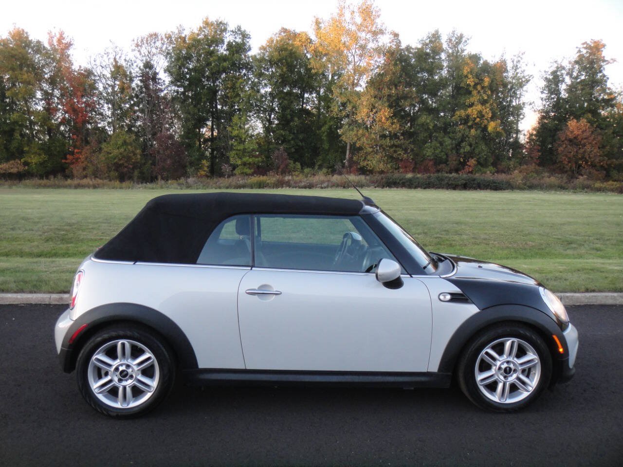 Used 2015 MINI Cooper Convertible FWD image 6
