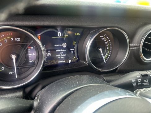 Used 2022 Jeep Wrangler Unlimited Sahara w/ Cold Weather Group image 5