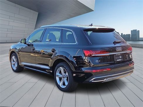 Certified 2022 Audi Q7 2.0T Premium w/ Convenience Package image 4