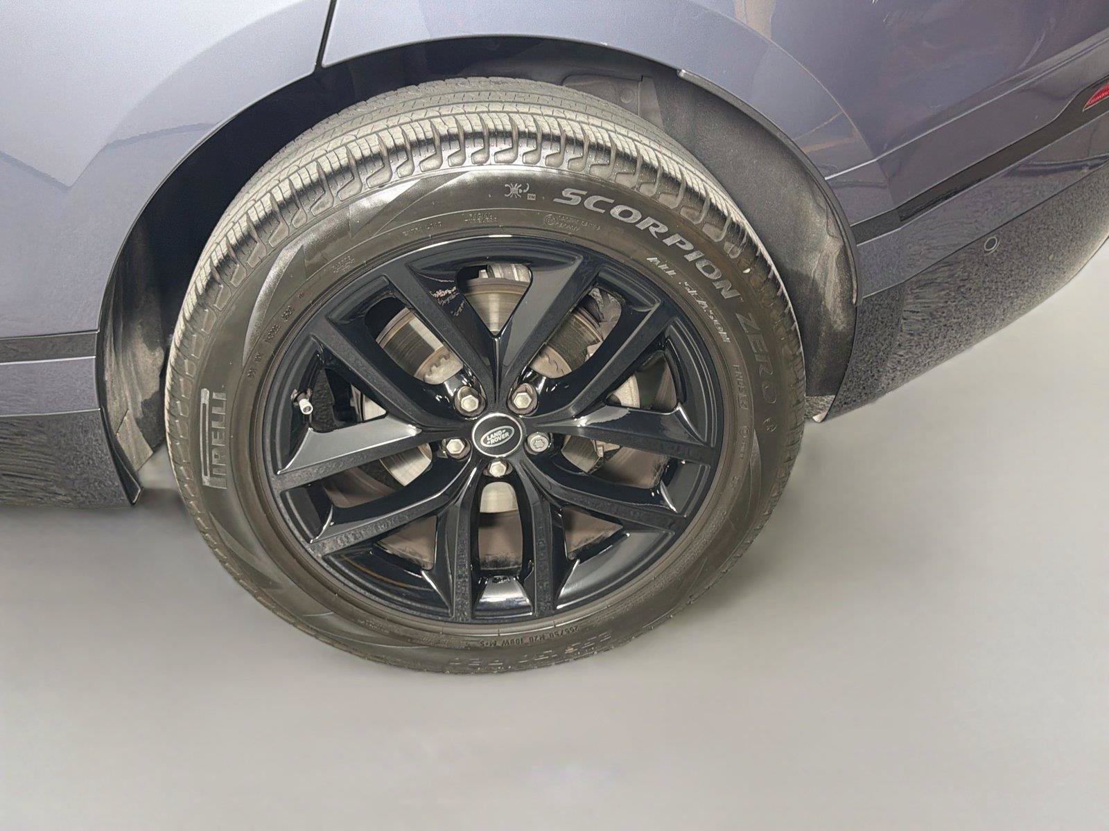 Certified 2026 Land Rover Range Rover Velar Dynamic SE AWD/4WD image 31
