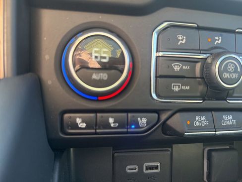 Used 2024 Chevrolet Tahoe High Country image 38