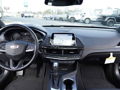 Used 2022 Cadillac CT4 Premium Luxury image 8