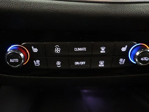 Used 2024 Buick Enclave Premium image 62