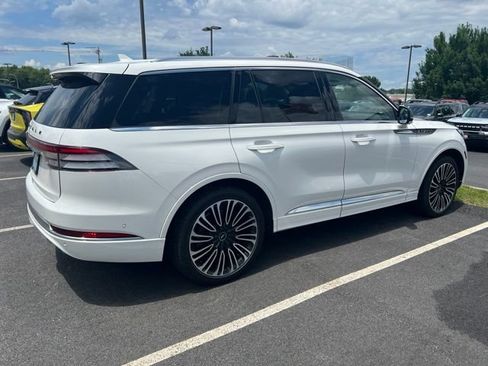 Used 2023 Lincoln Aviator Black Label w/ Class IV Trailer Tow Package AWD/4WD image 4